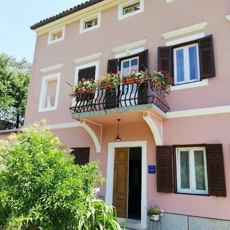 Apartament Lusetic *